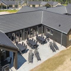 Gorgeous Home In Glesborg With Sauna