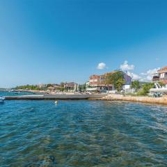 1 Bedroom Beautiful Apartment In Turanj