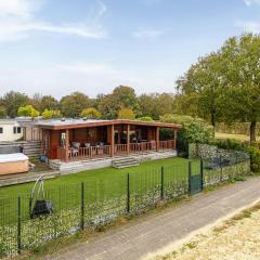 4 Bedroom Cozy Home In Erm