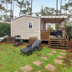 Stunning Stacaravan In Saint-Julien-En Born