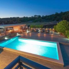 Stunning Home In Ugljane