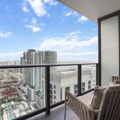 Stylish Apartments with Partial Ocean Views in Downtown!