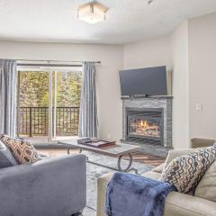 2BR Scenic Rockies Retreat BBQ Hot Tub and Pool