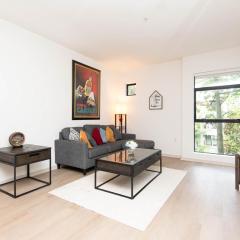 Two bedroom In Hollywood