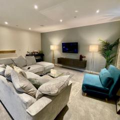 Pass the Keys Stylish Central Manchester townhouse with parking