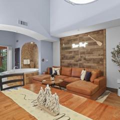 Indoor Water Park - Game Rm - Mins to Downtown - Jacuzzi