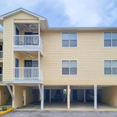Cozy 2 bedroom, 2 bathroom condo located at Harbor Landing!