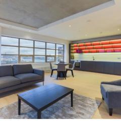 Spacious Central London Stay with City View & Private Bathroom Ideal for Holiday Getaways