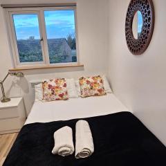 Apartment - Sleeps 2 - Parking - Balcony