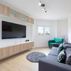 Renovated flat Terrace 2 bedrooms 2 bathrooms