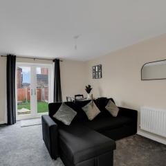 Luxury 2-Bedroom Home 10 Minutes from Birmingham City Centre