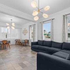 4BR apartment Steps to beach Wifi & Nightlife