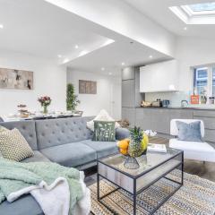Comfortable & Deluxe 2 Bedroom Flat in Hendon
