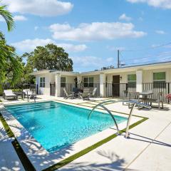 Downtown WPB studio D - w full kitchen