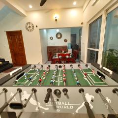 Shalom Luxurious 3 Bedroom AC Villa 65" TV