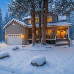 The Trailhead Hot Tub, Hikes & Night Skies