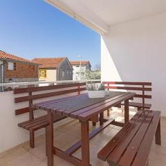 Awesome Apartment In Pirovac With Lake View