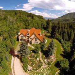 Luxurious Mountain Retreat with Pool Midway