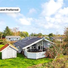 8 person holiday home in Juelsminde-By Traum