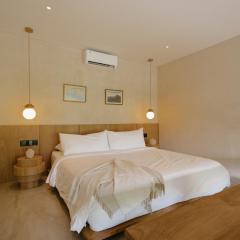 Calista Studios EMPAT Design-Forward 1BR Loft in Uluwatu Jungle 10 minutes from beaches