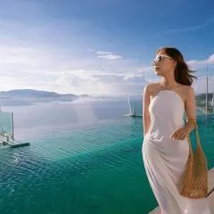 Sophia Sky - Housity