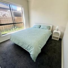 Peaceful Private Room in Wyndham Vale