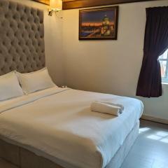 Seriental Hotel I check in 3pm-11pm only