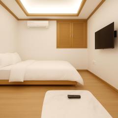 신림 유호텔 Seoul Sillim U Hotel - 고양이와 보드게임이 있는 힐링 숙소