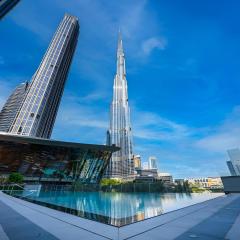 Luxury Downtown Apartment Grande Signature Steps to Burj Khalifa and Dubai Mall Pool with Burj View by La Brisa Dubai Retreat
