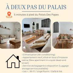 À Deux Pas du Palais