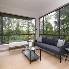 Stylish Scenic Oasis 2-Bedroom Suite West Van