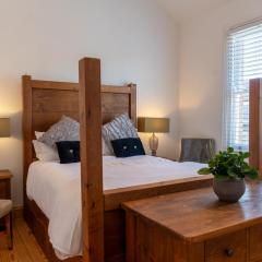 Gorgeous Double Room with High Ceiling