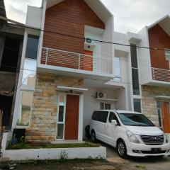 Villa Dino Park Batu