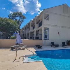 120 Beau Clair - Beachview Townhome with Balcony and Deck in Long Beach