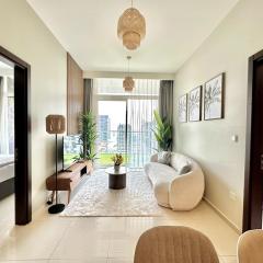 Luxury 2BR with Dubai Canal View Near Burj Khalifa