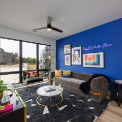 Dolly's Parton-non - Odyssey - Heart of Midtown