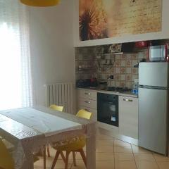 ᑢᗩSᗩ ᘻᗩᖴᗩᒪᗪᗩ zona stazione - teatro - centro con parcheggio interno