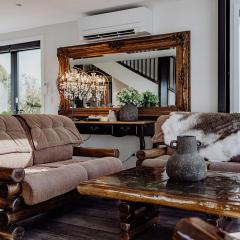 The Black Barn - Panoramic, Private & Luxury