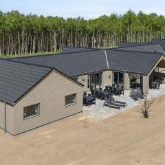 Awesome Home In Glesborg With Sauna