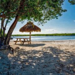 Beachfront Retreat w Pool, Boat Ramp & Dock Rental