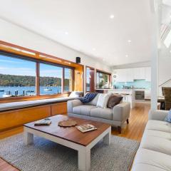 Waterfront Scotland Island Holiday Home - Family & Pet Friendly - 3 Bedrooms - Wifi - Netflix - Private Jetty