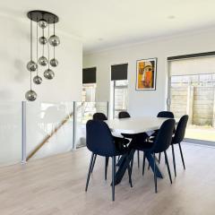 Cosy Luxe --Modern 3 bedroom home in Johnsonville
