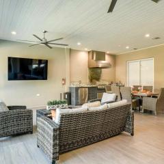 The Riverview Estates Sauna And Heated Pool