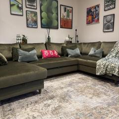 Luxury flat with FREE parking & easy tube access!