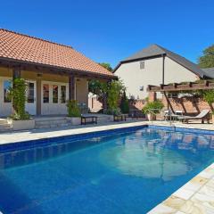 Monaco Shores Apartment