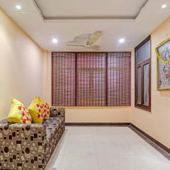 Super Capital O Townhouse Govinda Royal