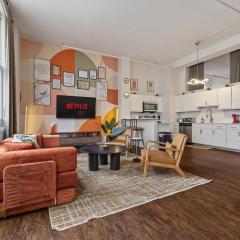 New City View Stay - Convention Center - Downtown - Stadium - Sleeps 8 - Skywalk Access