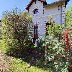 Gîte de charme avec parking, animaux admis, proche de Tours - FR-1-381-638