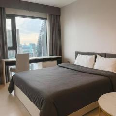 Thonglor Next to BTS Modern Condo - Fitness gym with full view