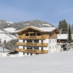 Alpine apartment with view & garden